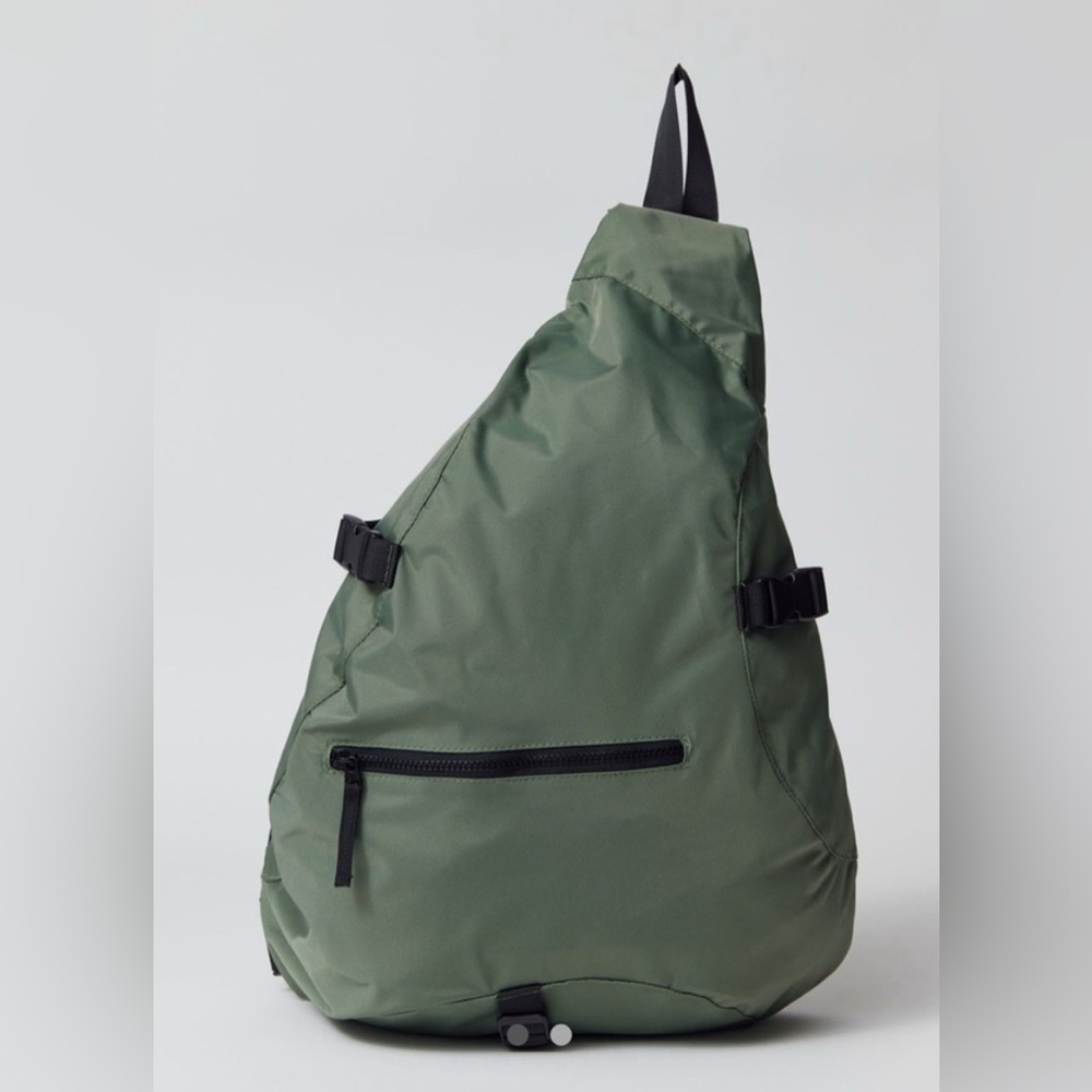 Sale! NWOT - Urban Outfitters City Sling Bag. Brand new just clipped tags